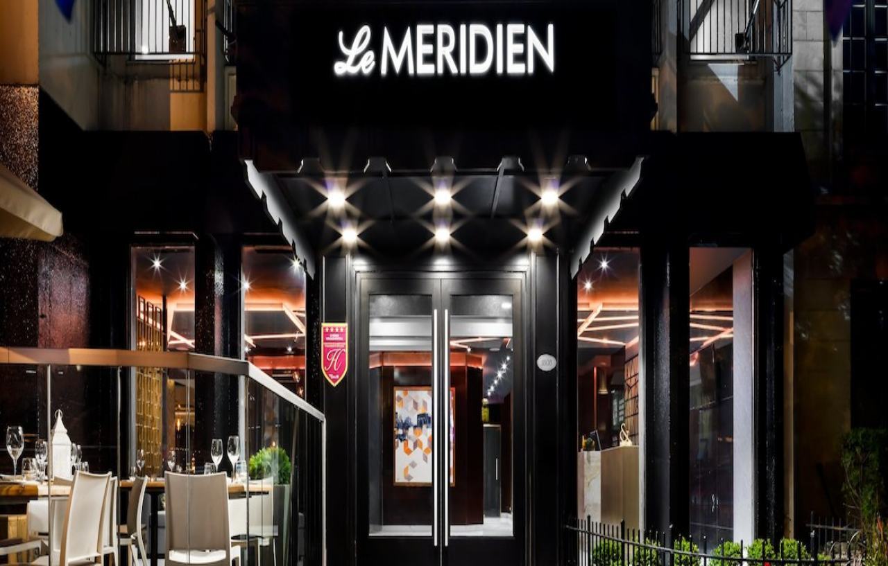 Le Meridien Versailles Hotel Montréal Buitenkant foto